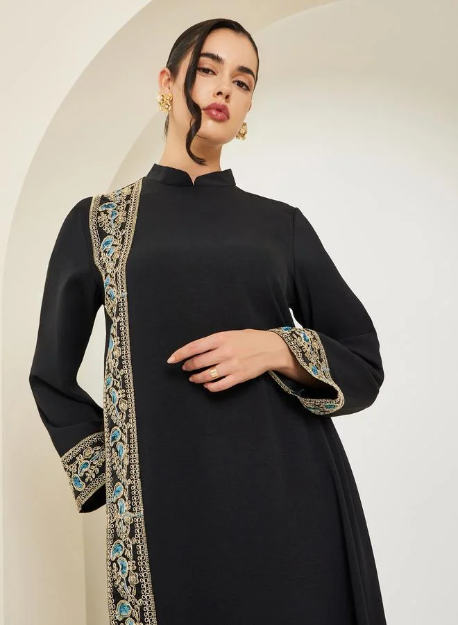 أميرة جلابية بياقة وتفاصيل دانتيل